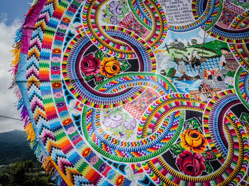 giant kites (barriletes gigantes)